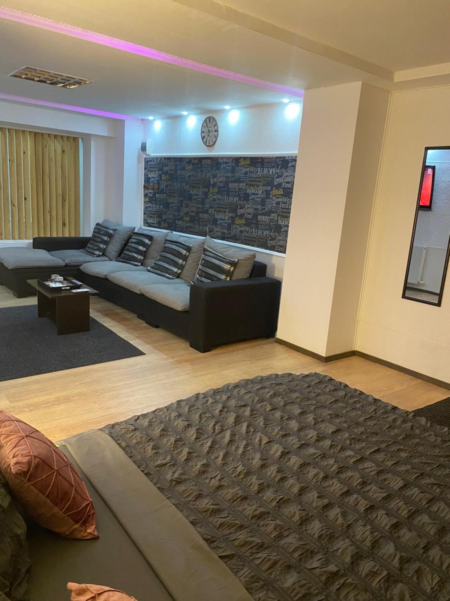 Karra Hotels Voluntari Екстериор снимка